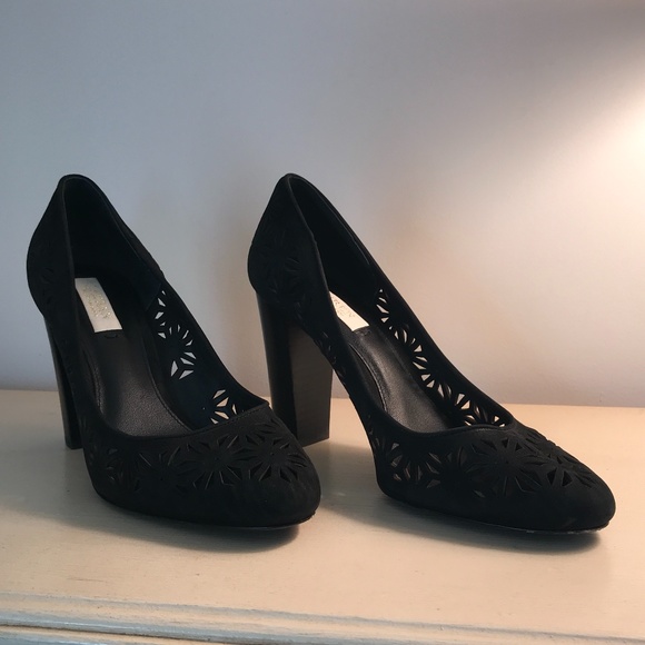 LAUREN RALPH LAUREN LEATHER VIONA ll EYELET HEELS - Picture 8 of 15